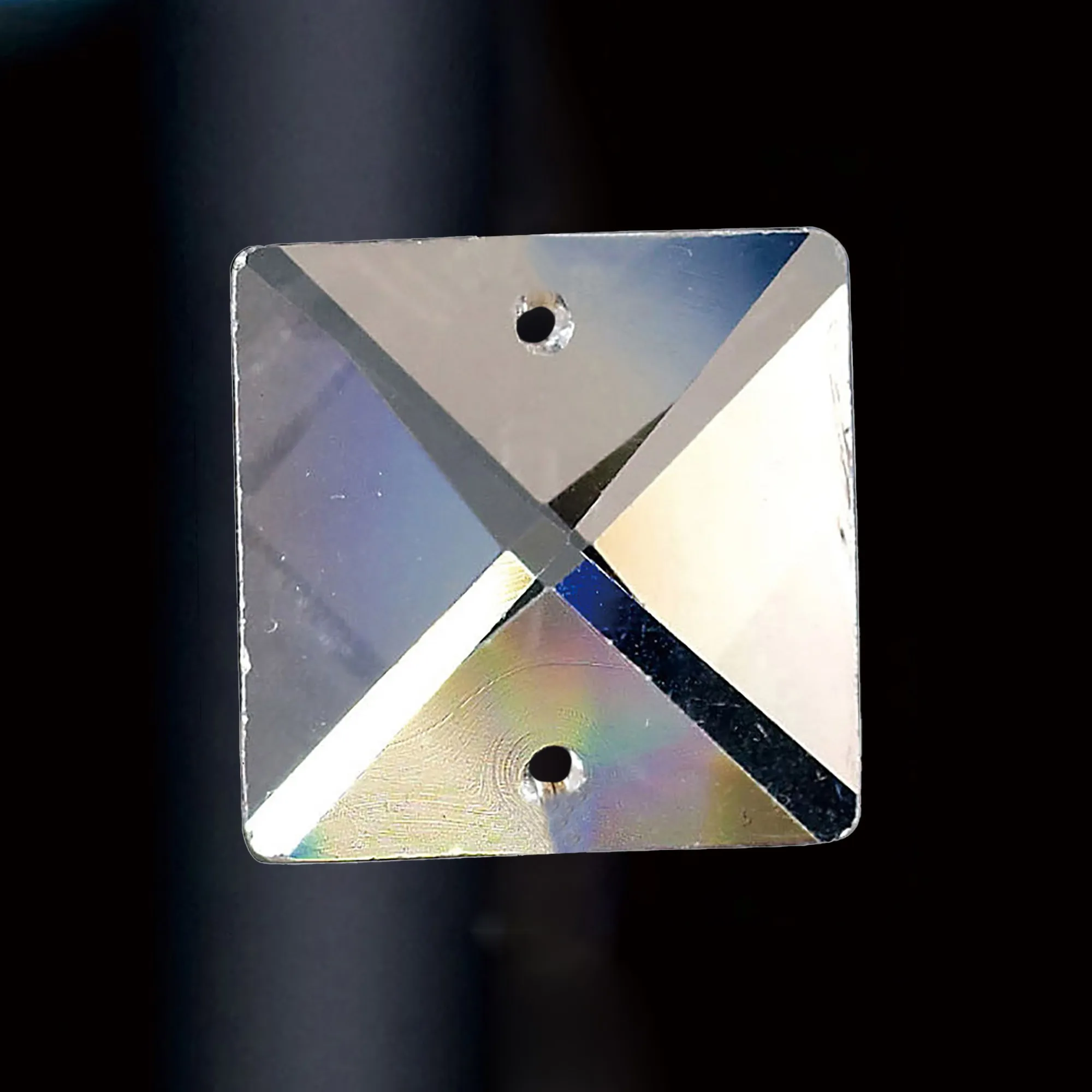 C70110  Crystal Square Without Ring 20mm